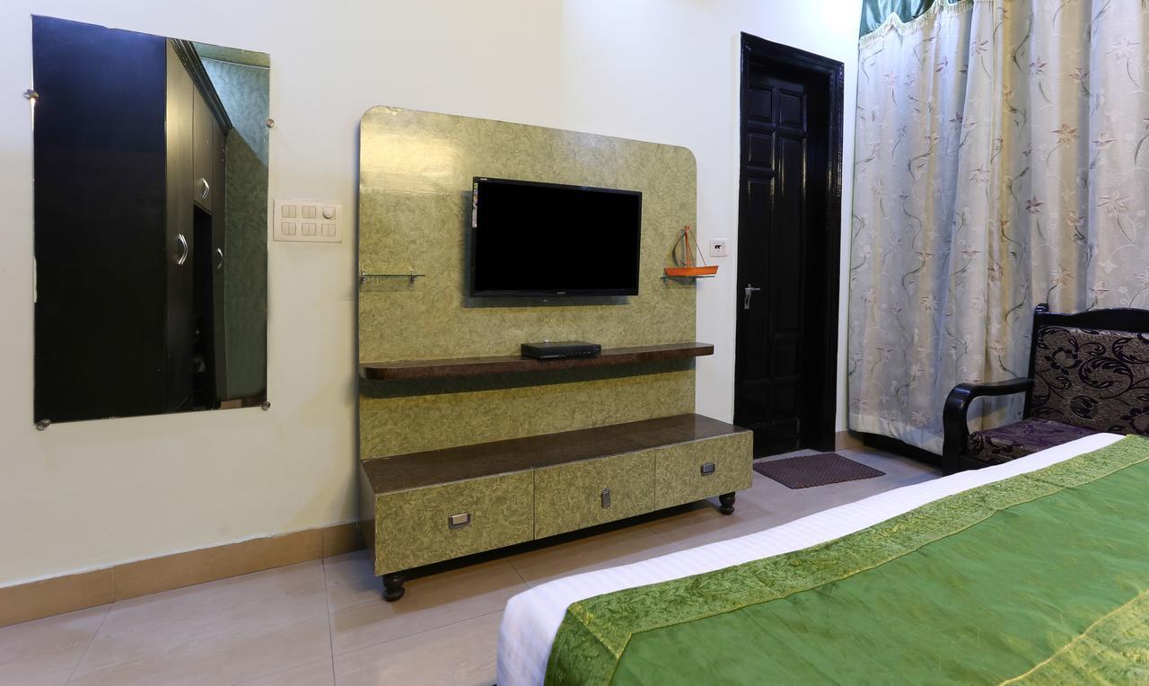 Hotel Treebo Trip Sswag 18 Expressway Noida Esterno foto