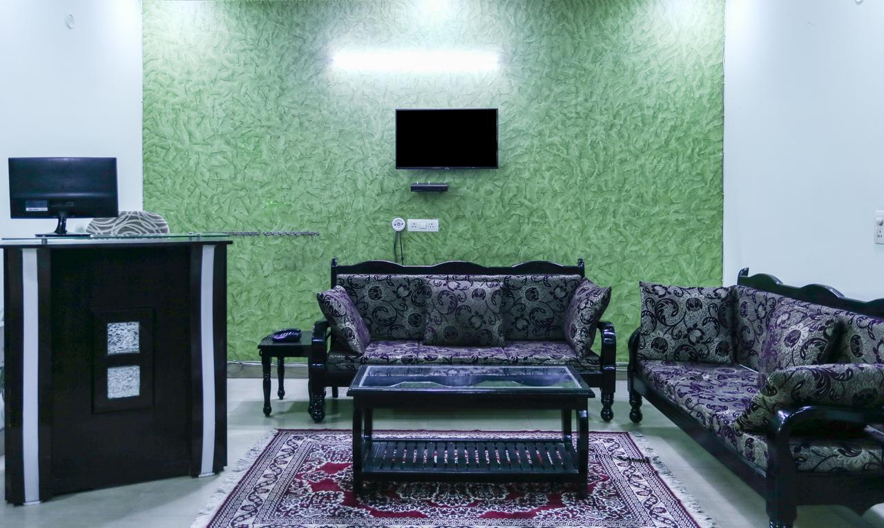 Hotel Treebo Trip Sswag 18 Expressway Noida Esterno foto