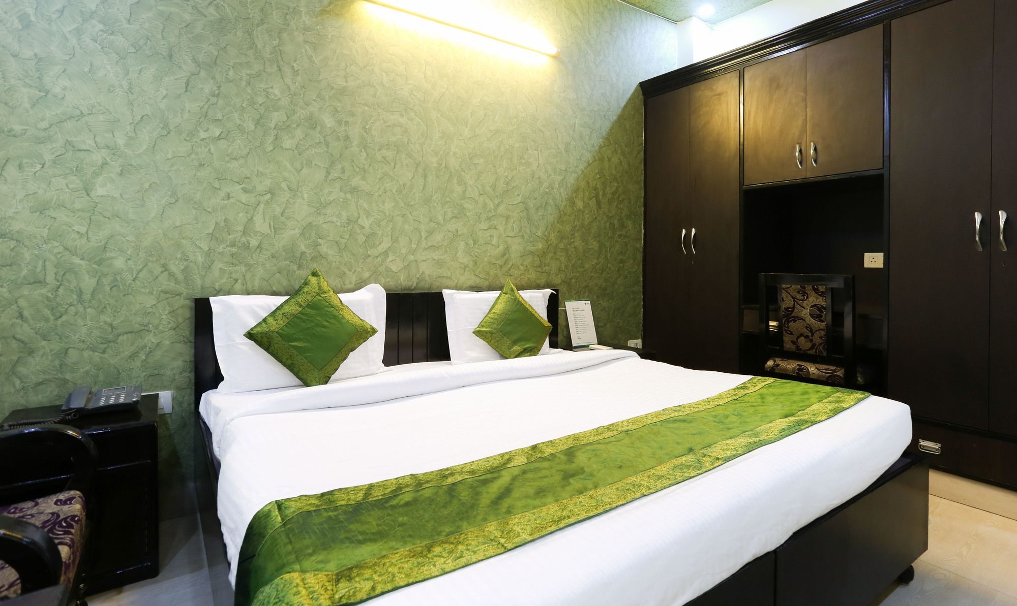 Hotel Treebo Trip Sswag 18 Expressway Noida Esterno foto